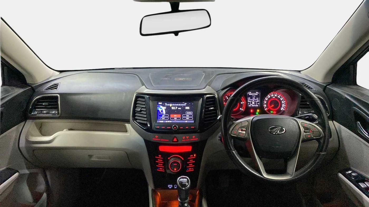 2019 Mahindra XUV300 W8 1.5 DIESEL, Diesel, Manual, 52,332 km, Dashboard