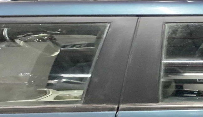 2019 Mahindra XUV300 W8 1.5 DIESEL, Diesel, Manual, 52,332 km, Left B pillar - Slightly dented