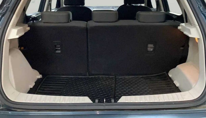 2019 Mahindra XUV300 W8 1.5 DIESEL, Diesel, Manual, 52,332 km, Boot Inside