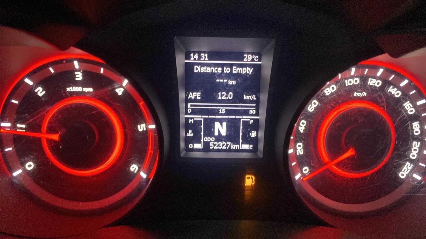 2019 Mahindra XUV300 W8 1.5 DIESEL, Diesel, Manual, 52,332 km, Odometer Image