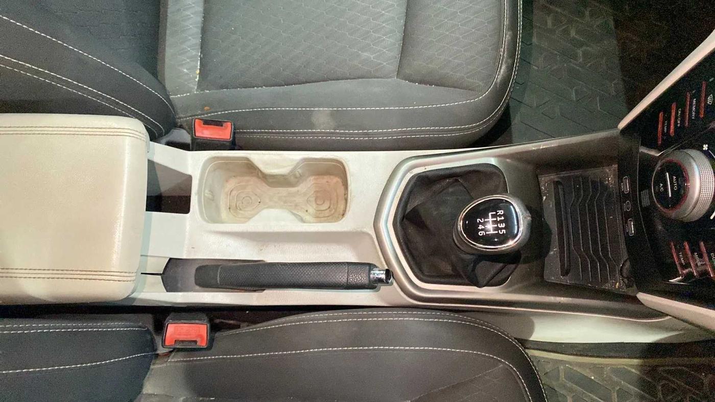 2019 Mahindra XUV300 W8 1.5 DIESEL, Diesel, Manual, 52,332 km, Gear Lever