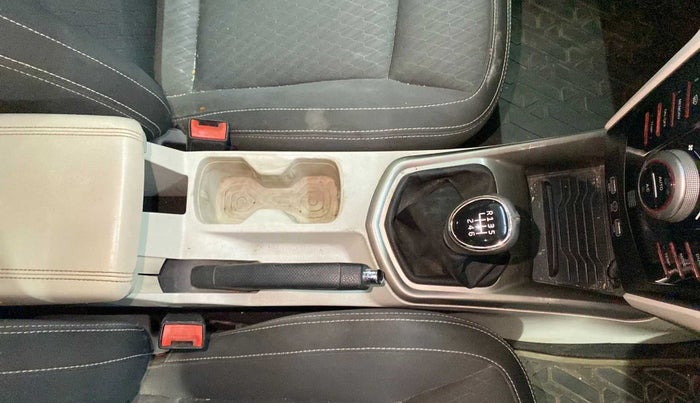 2019 Mahindra XUV300 W8 1.5 DIESEL, Diesel, Manual, 52,332 km, Gear Lever