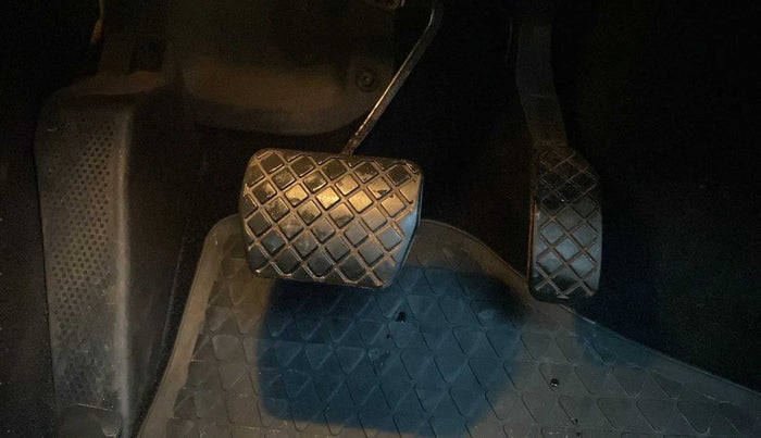 2017 Skoda Rapid STYLE 1.5 TDI AT, Diesel, Automatic, 82,853 km, Pedals