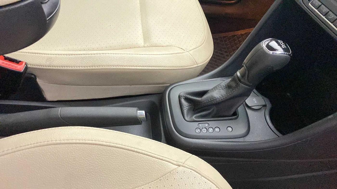 2017 Skoda Rapid STYLE 1.5 TDI AT, Diesel, Automatic, 82,853 km, Gear Lever
