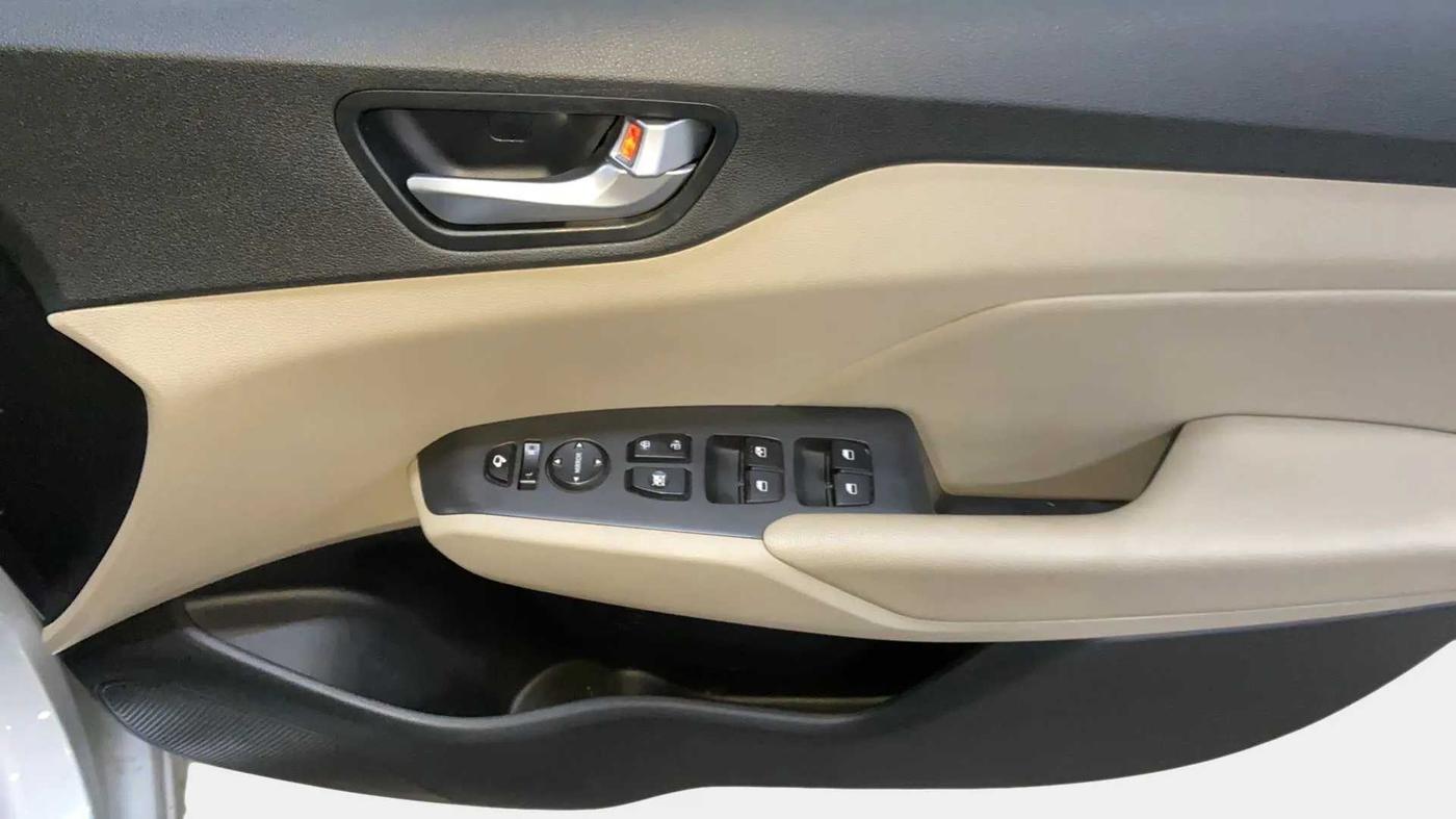2019 Hyundai Verna 1.6 VTVT SX (O) AT, Petrol, Automatic, 27,356 km, Driver Side Door Panels Control