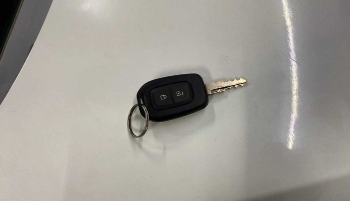 2019 Renault Kwid CLIMBER 1.0 AMT (O), Petrol, Automatic, 31,420 km, Key Close Up