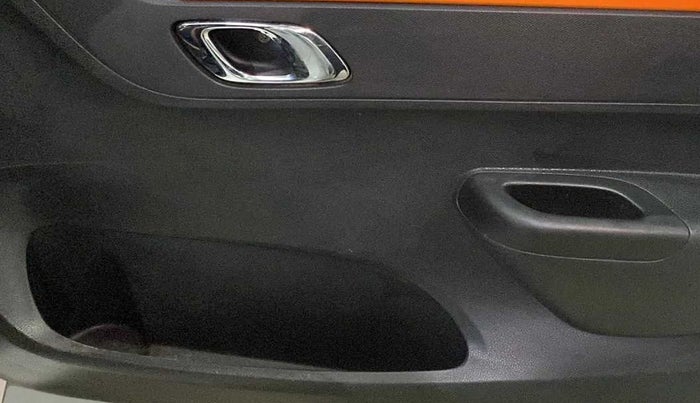 2019 Renault Kwid CLIMBER 1.0 AMT (O), Petrol, Automatic, 31,420 km, Driver Side Door Panels Control