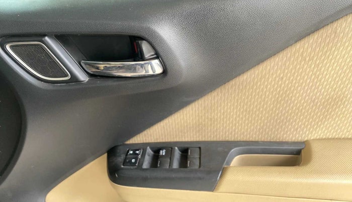 2019 Honda City 1.5L I-VTEC V MT, Petrol, Manual, 1,05,067 km, Driver Side Door Panels Control