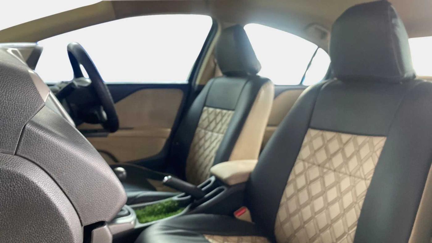 2019 Honda City 1.5L I-VTEC V MT, Petrol, Manual, 1,05,067 km, Right Side Front Door Cabin