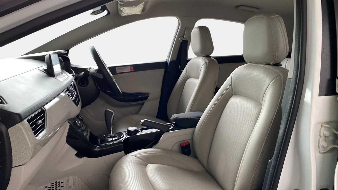 2023 Tata NEXON XZA PLUS DIESEL, Diesel, Automatic, 20,964 km, Right Side Front Door Cabin