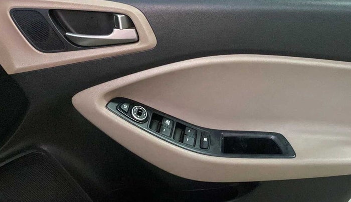2015 Hyundai Elite i20 SPORTZ 1.2, Petrol, Manual, 22,332 km, Driver Side Door Panels Control