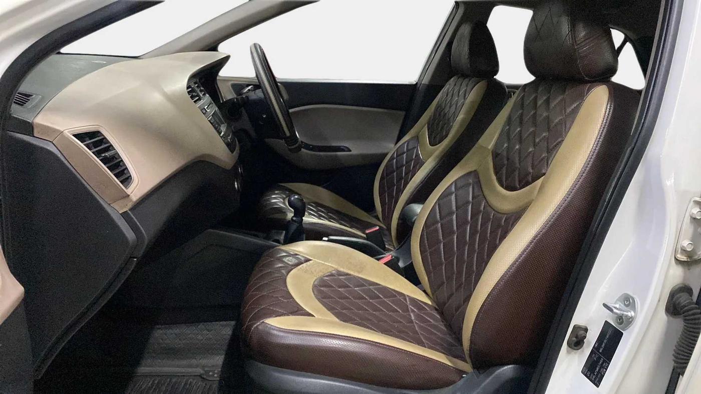 2015 Hyundai Elite i20 SPORTZ 1.2, Petrol, Manual, 22,332 km, Right Side Front Door Cabin
