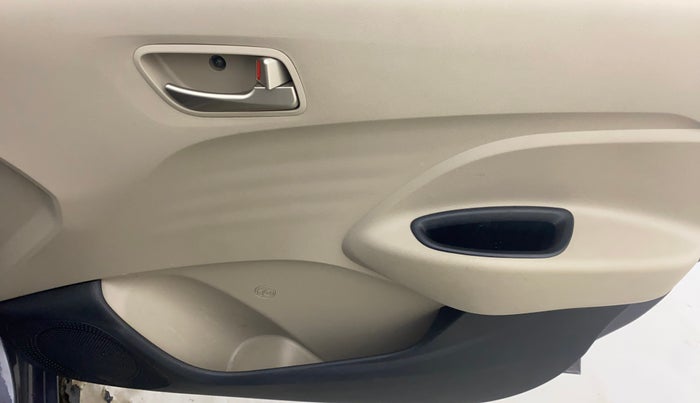 2018 Hyundai NEW SANTRO SPORTZ MT, Petrol, Manual, 49,719 km, Driver Side Door Panels Control