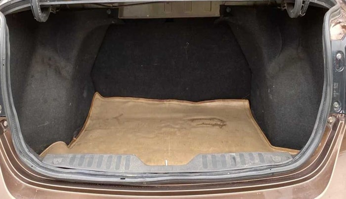 2016 Maruti Ciaz ZXI+, Petrol, Manual, 97,551 km, Boot Inside