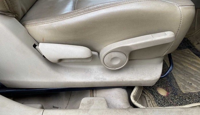 2016 Maruti Ciaz ZXI+, Petrol, Manual, 97,551 km, Driver Side Adjustment Panel