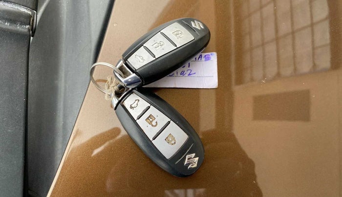 2016 Maruti Ciaz ZXI+, Petrol, Manual, 97,551 km, Key Close Up