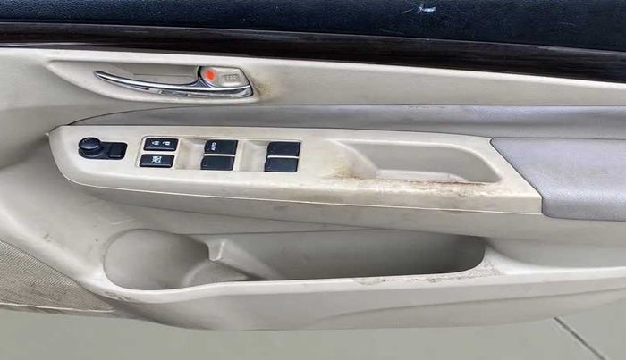 2016 Maruti Ciaz ZXI+, Petrol, Manual, 97,551 km, Driver Side Door Panels Control