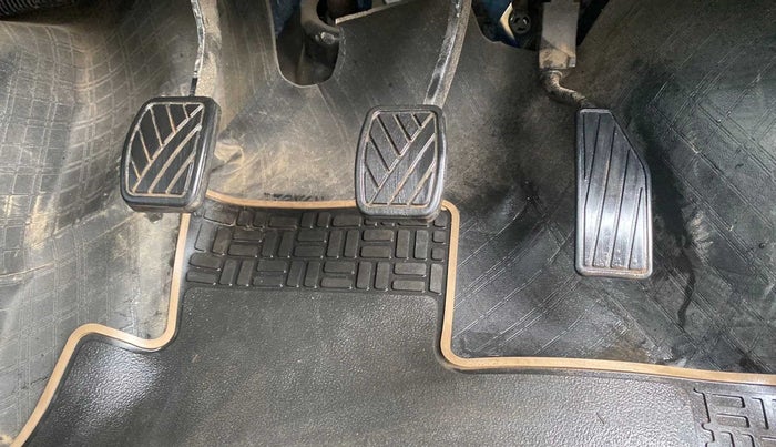 2020 Maruti IGNIS ZETA 1.2, Petrol, Manual, 31,720 km, Pedals