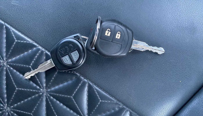 2022 Maruti Vitara Brezza LXI, Petrol, Manual, 8,788 km, Key Close Up