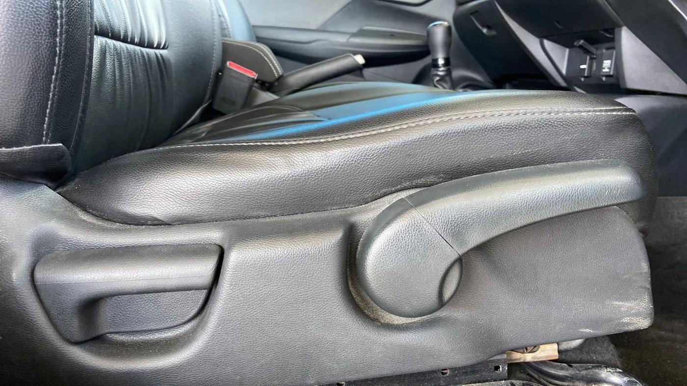 2019 Honda WR-V 1.5L I-DTEC VX MT, Diesel, Manual, 52,537 km, Driver Side Adjustment Panel