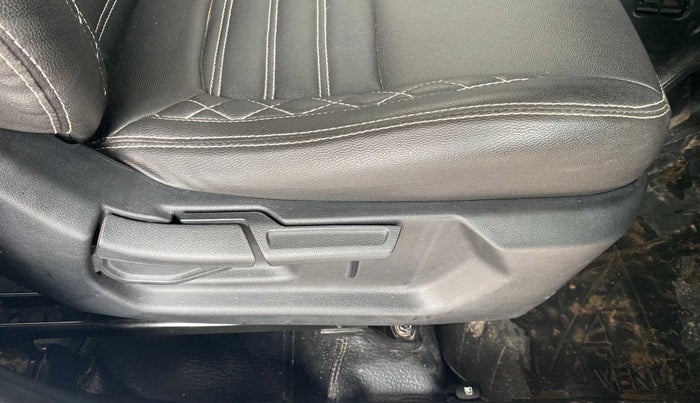 2021 Hyundai VENUE S+ 1.2, Petrol, Manual, 22,280 km, Driver Side Adjustment Panel