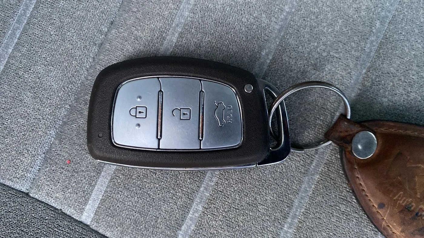 2023 Hyundai GRAND I10 NIOS ASTA AMT 1.2 KAPPA VTVT, Petrol, Automatic, 11,884 km, Key Close Up