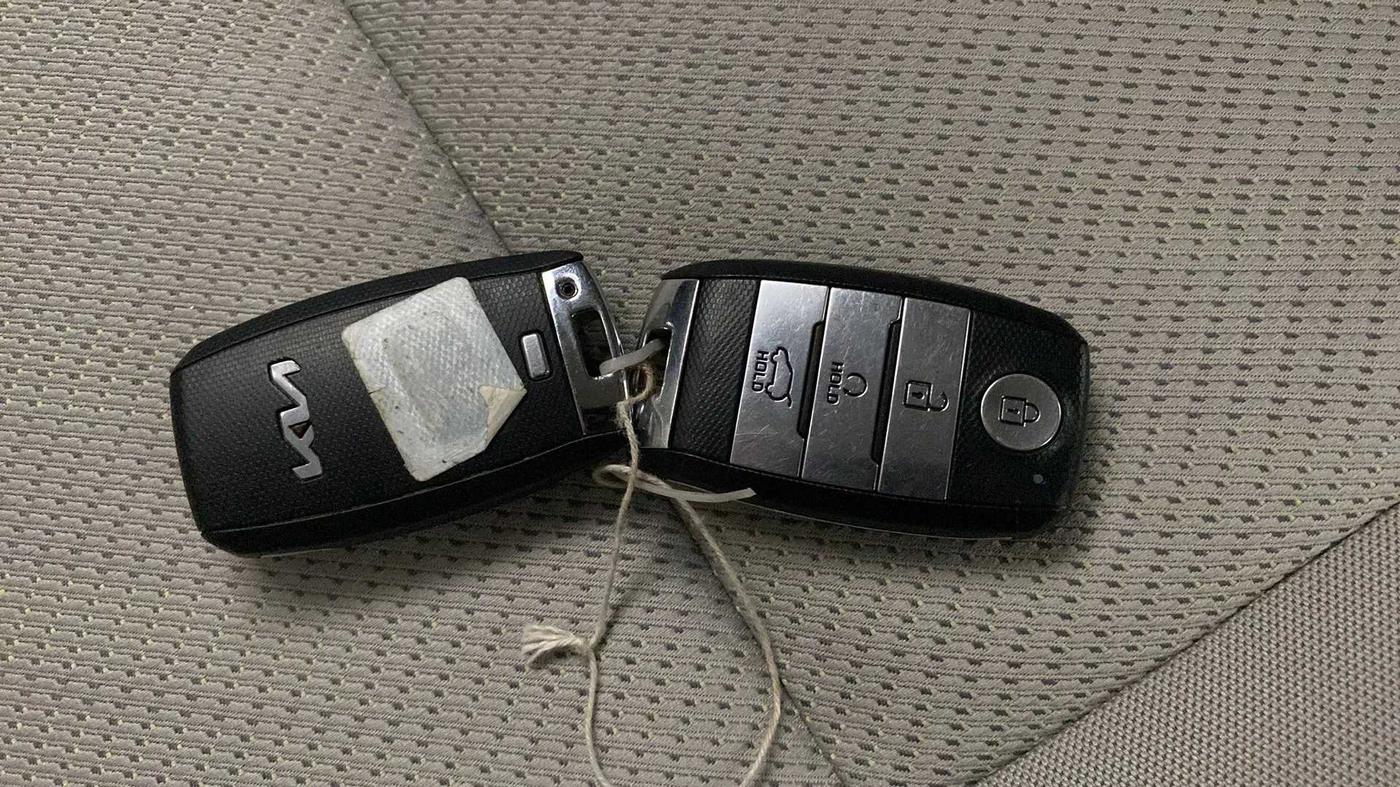 2022 KIA SELTOS HTK PLUS 1.5 IMT, Petrol, Manual, 29,182 km, Key Close Up