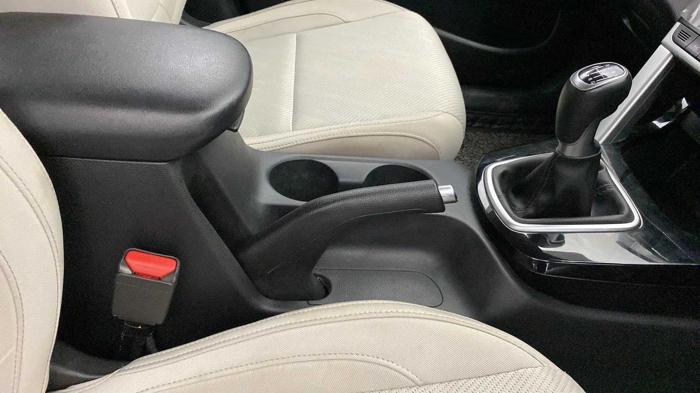 2022 KIA SELTOS HTK PLUS 1.5 IMT, Petrol, Manual, 29,182 km, Gear Lever