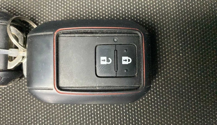 2020 Toyota Glanza G, Petrol, Manual, 80,665 km, Key Close Up