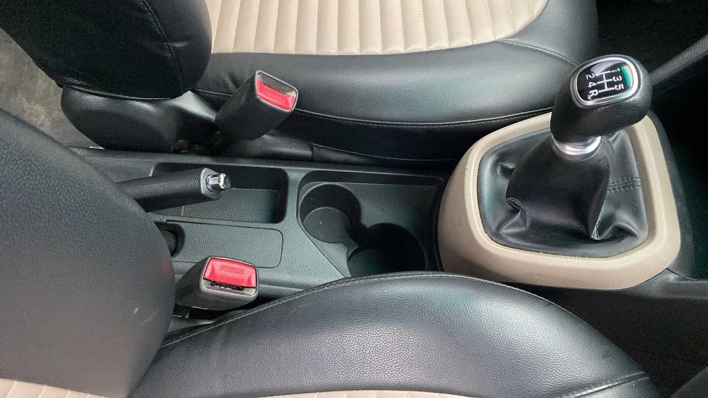 2019 Hyundai Grand i10 SPORTZ 1.2 KAPPA VTVT, Petrol, Manual, 46,882 km, Gear Lever