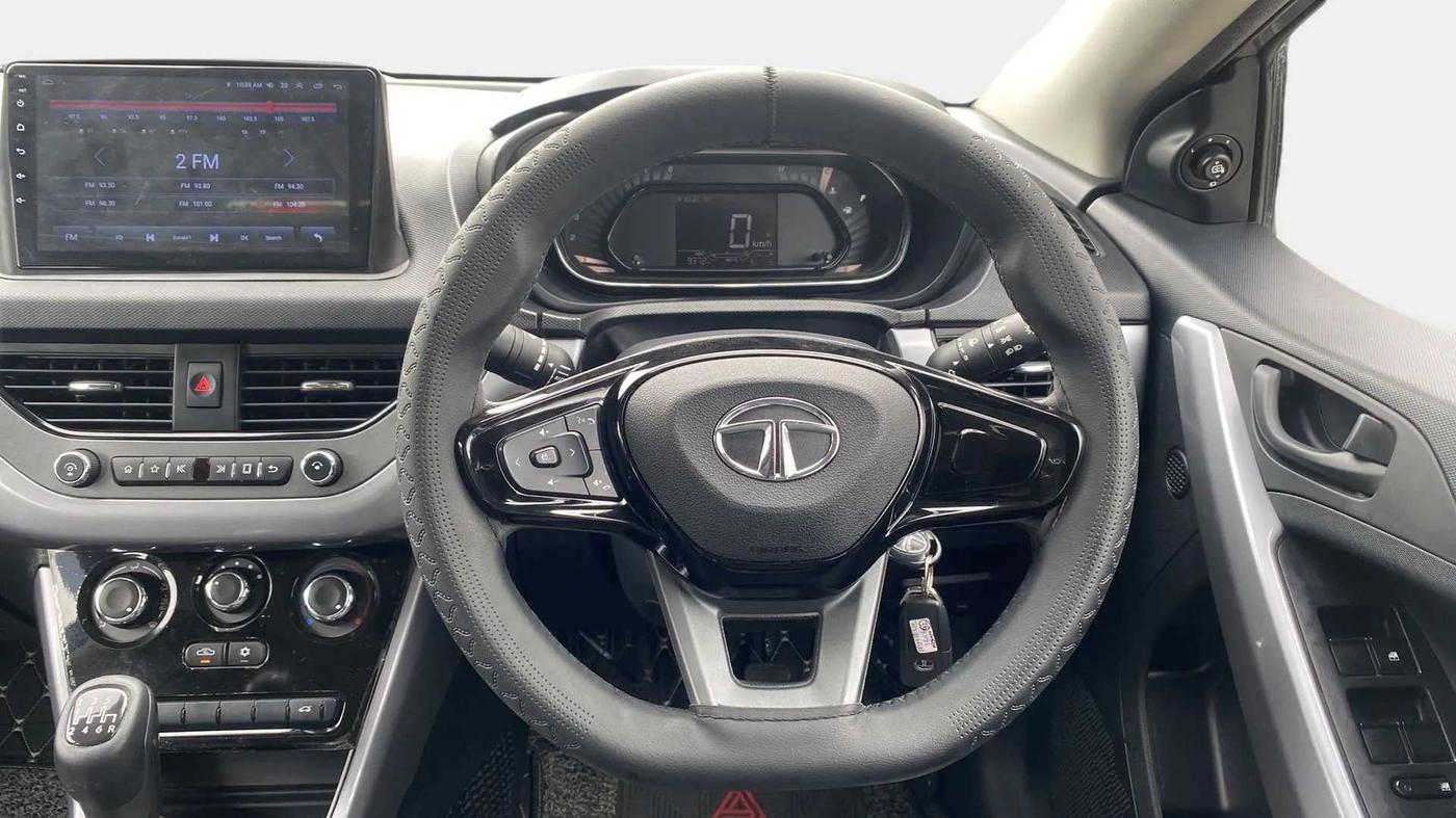 2022 Tata NEXON XM SUNROOF PETROL, CNG, Manual, 9,349 km, Steering Wheel Close Up