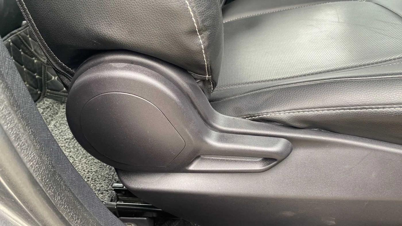 2022 Tata NEXON XM SUNROOF PETROL, CNG, Manual, 9,349 km, Driver Side Adjustment Panel