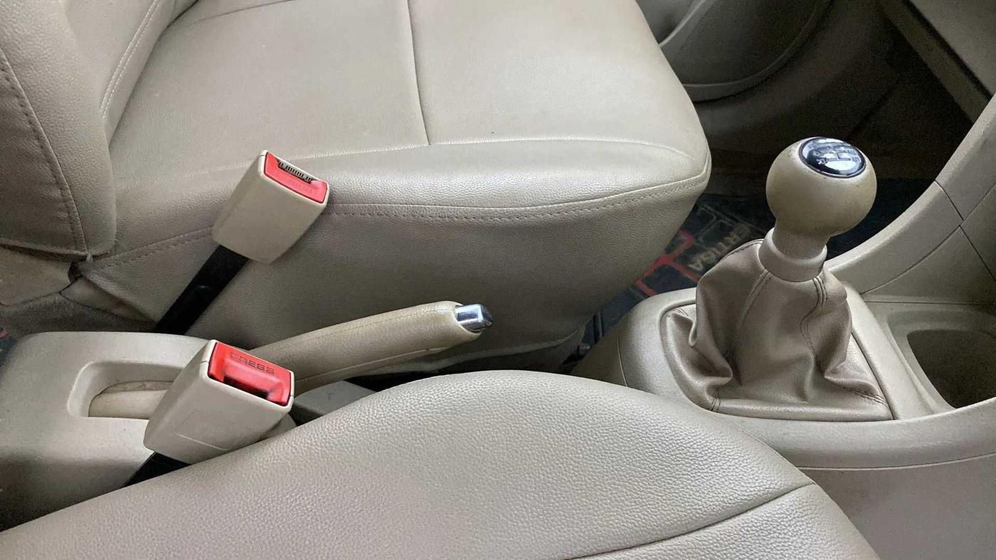 2013 Maruti Ertiga VXI, Petrol, Manual, 78,615 km, Gear Lever