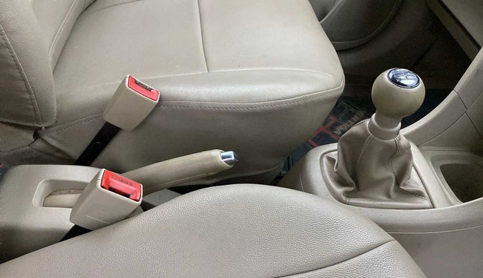 2013 Maruti Ertiga VXI, Petrol, Manual, 78,615 km, Gear Lever
