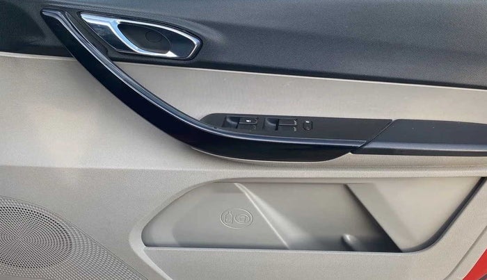 2018 Tata Tiago XZ PETROL, Petrol, Manual, 43,600 km, Driver Side Door Panels Control