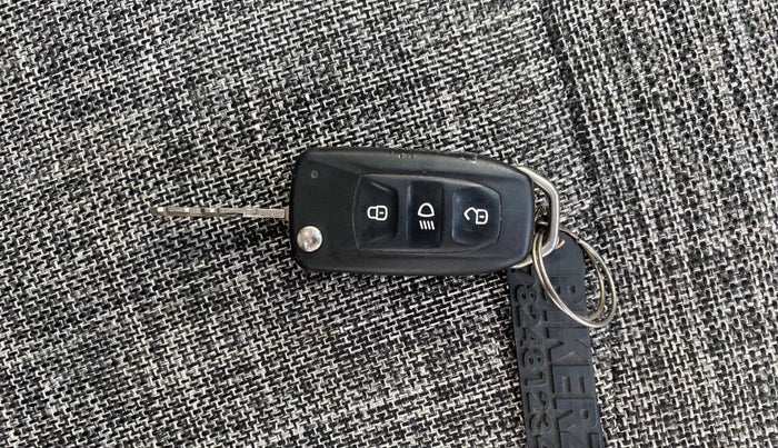 2018 Tata Tiago XZ PETROL, Petrol, Manual, 43,600 km, Key Close Up