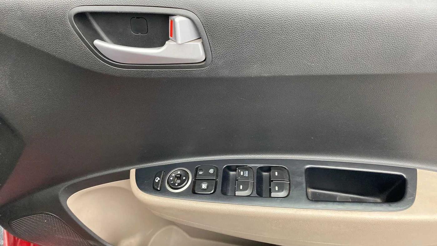 2018 Hyundai Grand i10 SPORTZ (O) AT 1.2 KAPPA VTVT, Petrol, Automatic, 52,442 km, Driver Side Door Panels Control