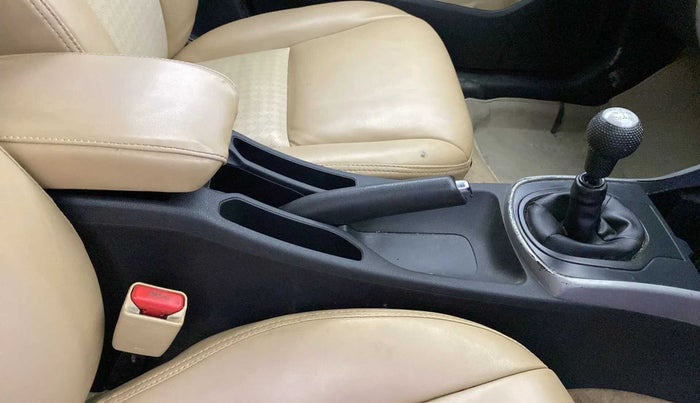 2018 Honda City 1.5L I-VTEC SV, Petrol, Manual, 1,03,452 km, Gear Lever