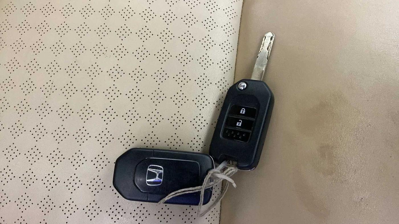 2018 Honda City 1.5L I-VTEC SV, Petrol, Manual, 1,03,452 km, Key Close Up