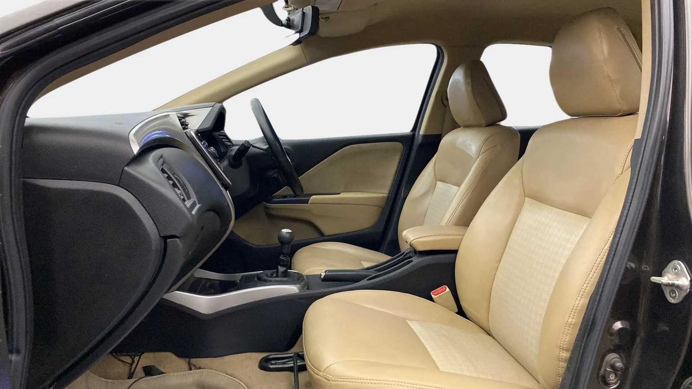 2018 Honda City 1.5L I-VTEC SV, Petrol, Manual, 1,03,452 km, Right Side Front Door Cabin