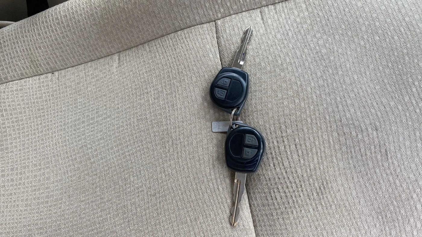2013 Maruti Swift Dzire VXI, Petrol, Manual, 43,436 km, Key Close Up