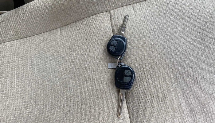 2013 Maruti Swift Dzire VXI, Petrol, Manual, 43,436 km, Key Close Up