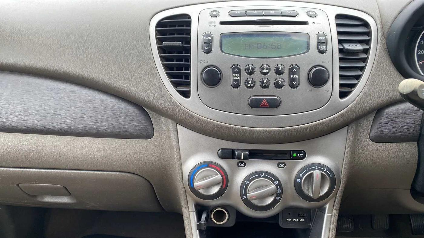 2014 Hyundai i10 SPORTZ 1.1, Petrol, Manual, 80,339 km, Air Conditioner