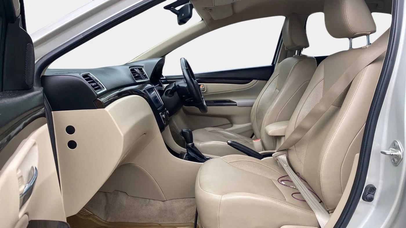 2017 Maruti Ciaz ALPHA  AT 1.4  PETROL, Petrol, Automatic, 38,702 km, Right Side Front Door Cabin