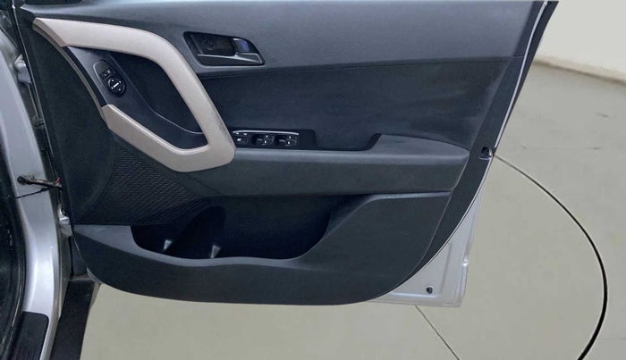 2016 Hyundai Creta E PLUS 1.6 PETROL, CNG, Manual, 67,741 km, Driver Side Door Panels Control