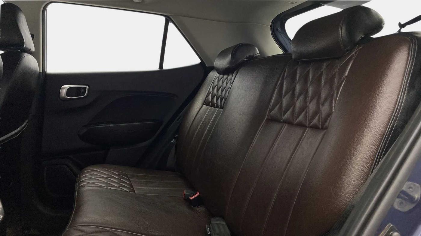 2022 Hyundai VENUE SX PLUS 1.0 TURBO DCT, Petrol, Automatic, 31,563 km, Right Side Rear Door Cabin