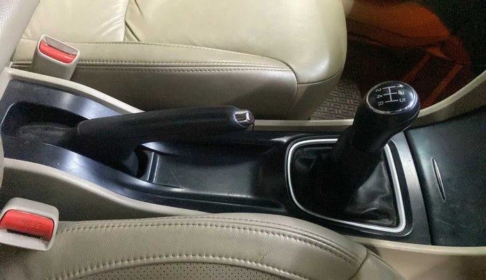 2019 Maruti Ciaz ALPHA 1.5 SHVS PETROL, Petrol, Manual, 25,858 km, Gear Lever