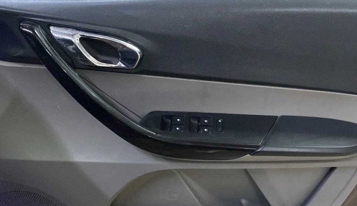2017 Tata Tiago XZA PETROL, Petrol, Automatic, 33,834 km, Driver Side Door Panels Control