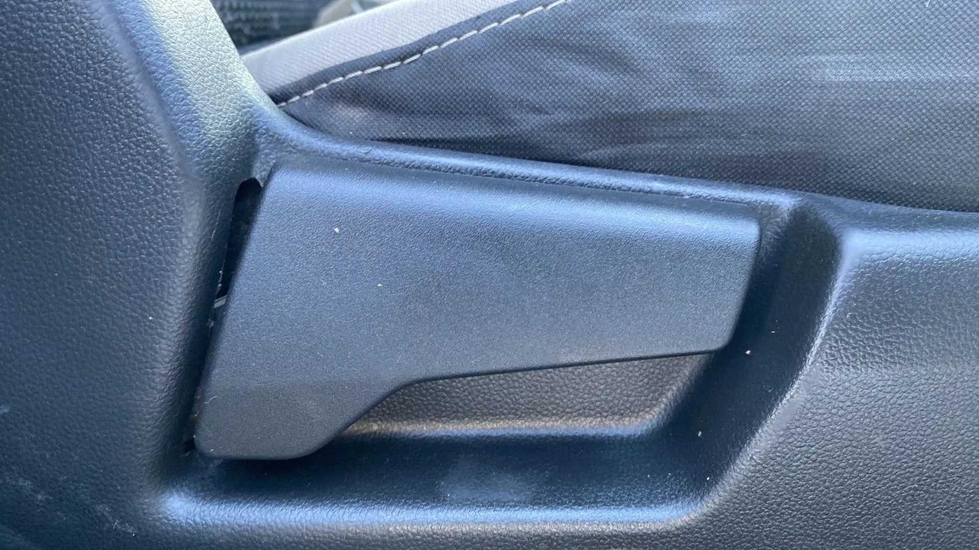2019 Renault TRIBER RXZ, Petrol, Manual, 59,437 km, Driver Side Adjustment Panel