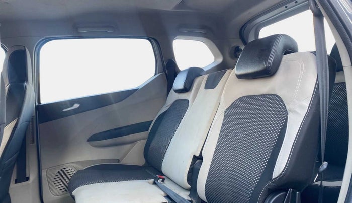 2019 Renault TRIBER RXZ, Petrol, Manual, 59,437 km, Right Side Rear Door Cabin